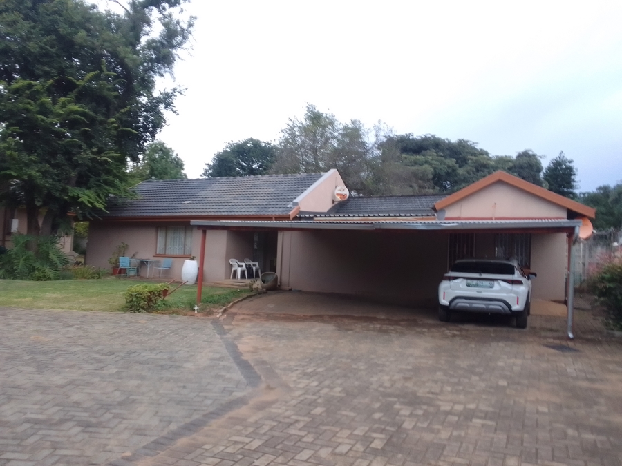 3 Bedroom Property for Sale in Protea Park North West